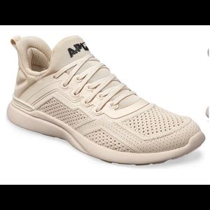 APL - TechLoom Tracer Knit Training Shoe (Beach)
